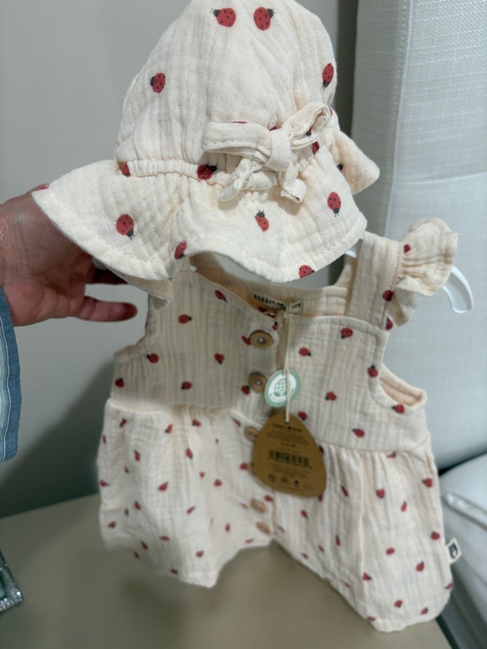 Rabbit & Bear Organic cotton Cream 3 pc Baby Dress with diaper cover and hat . - Picture 5 of 7